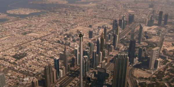 В ОАЭ сняли рекламный ролик на самой высокой точке самого высокого сооружения планеты (13 фото + 2 видео)