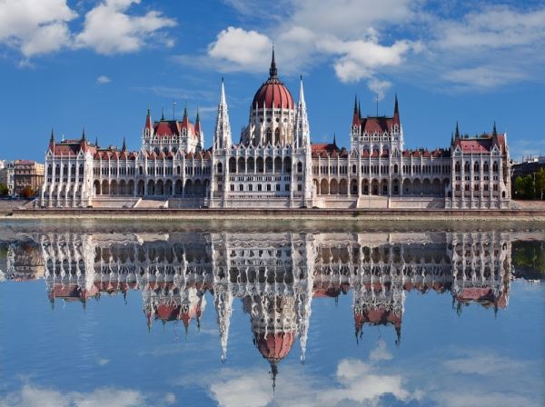 Венгрия открыла въезд россиянам с ПЦР-тестом